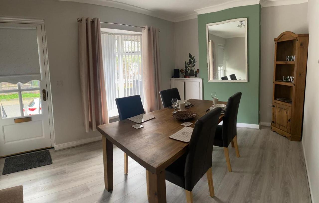 Mairead - Cosy Property In Gaeltacht Quarter Belfast Exterior foto